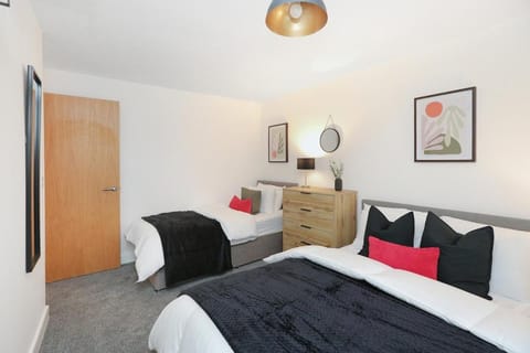 Stunning 4 Bed House in Nottingham Op Hospital Apartment in Nottingham