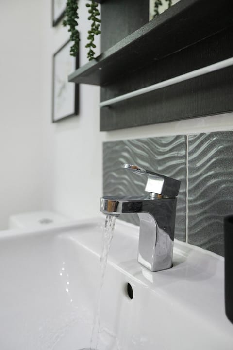 Stunning 4 Bed House in Nottingham Op Hospital Apartment in Nottingham