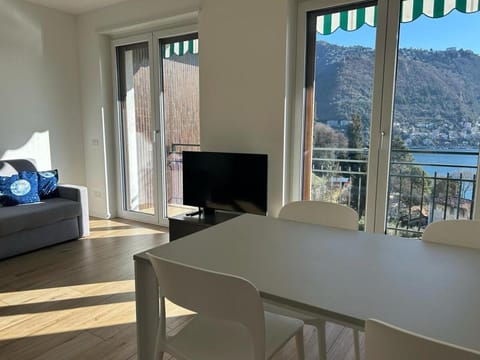 View (from property/room), Balcony/Terrace, Living room