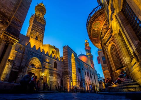 Nearby landmark, Facade/entrance, Night, City view, Landmark view, Landmark view