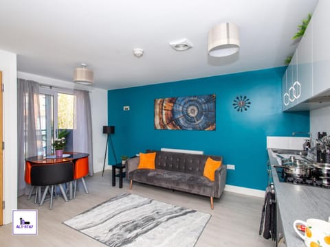 TV and multimedia, Kitchen or kitchenette, Living room, Seating area, Dining area