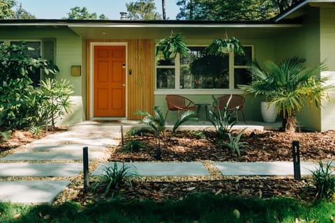 Casa Verde at Duckpond - Mini Golf , Downtown House in Gainesville