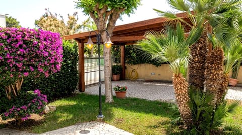 Facade/entrance, Garden, Garden view
