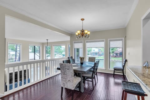 Lakefront Retreat with Pool, Hot Tub & Dock home House in Lake Conroe