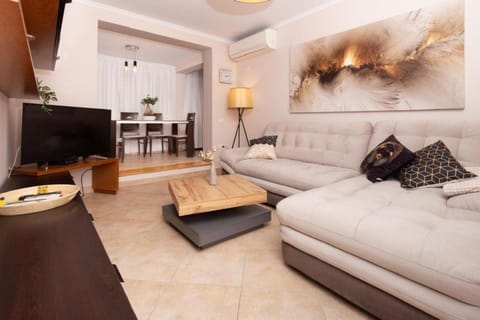 TV and multimedia, Seating area