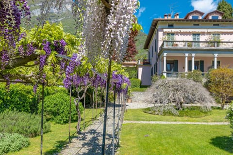 Property building, Spring, Day, Natural landscape, Garden, Garden view