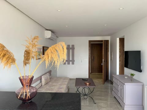 Communal lounge/ TV room, TV and multimedia, Living room, Seating area