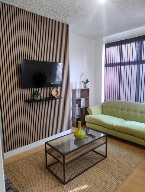 Communal lounge/ TV room, TV and multimedia