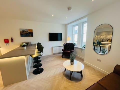 Communal lounge/ TV room, Living room, Seating area