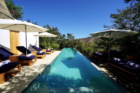 Day, Natural landscape, Pool view, Swimming pool, sunbed