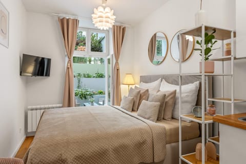 Bed, TV and multimedia