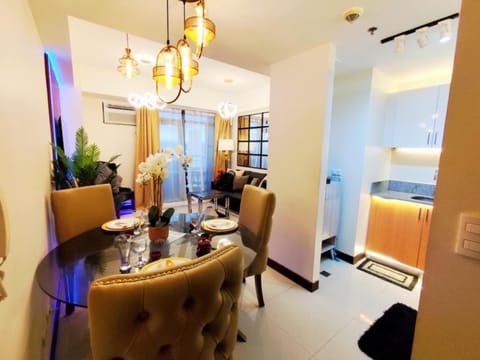 TV and multimedia, Kitchen or kitchenette, Living room, Seating area, Dining area, Swimming pool, air conditioner