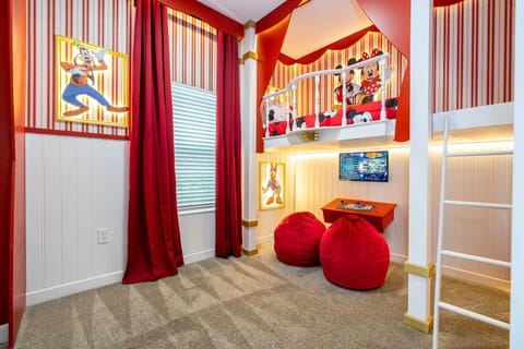 Vibrant 5Bd w Private Pool & Waterpark at Storey Lake 4811M House in Kissimmee