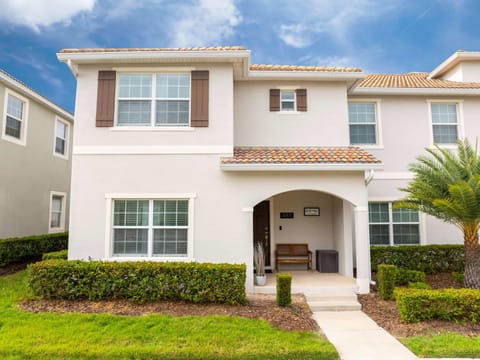 Vibrant 5Bd w Private Pool & Waterpark at Storey Lake 4811M House in Kissimmee