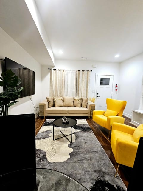 Charming 3 Bedroom house near Downtown IN Apartment in Indianapolis