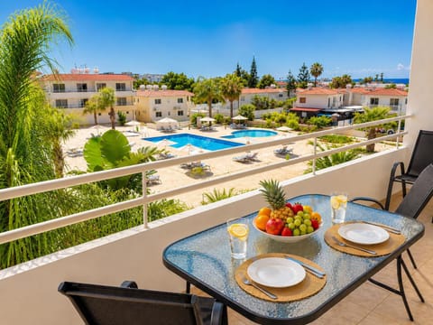Property building, Balcony/Terrace, Pool view, Swimming pool