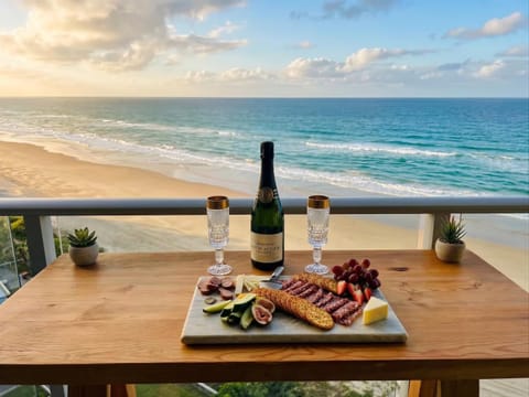 Day, Natural landscape, View (from property/room), Balcony/Terrace, Food and drinks, Dining area, Beach, Food, Sea view, Lunch, Dinner, Drinks, Alcoholic drinks
