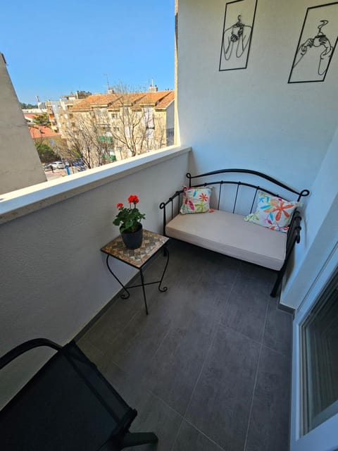 View (from property/room), Balcony/Terrace, Seating area