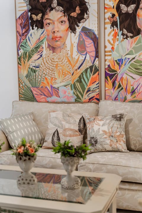 Living room, Decorative detail, Seating area