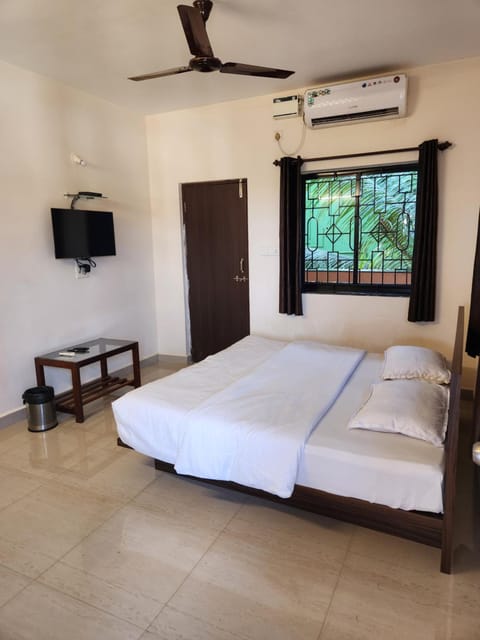 TV and multimedia, air conditioner