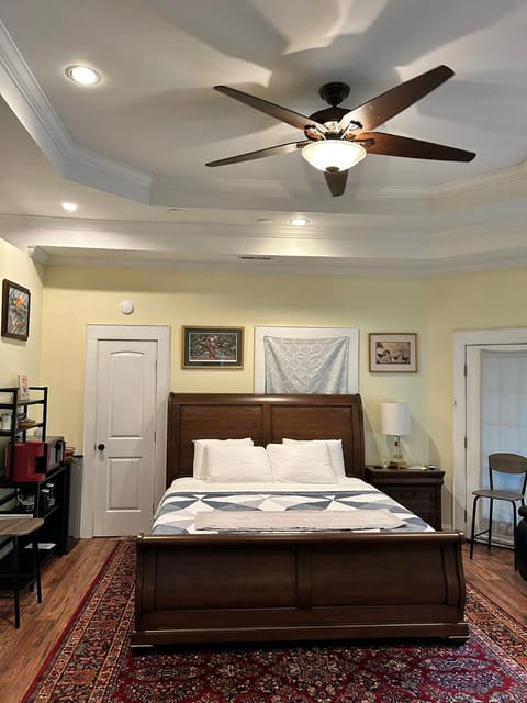 pet friendly, private, spacious and ready for you! Vacation rental in James Island