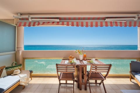 Day, Natural landscape, View (from property/room), Balcony/Terrace, Balcony/Terrace, Seating area, Dining area, Sea view