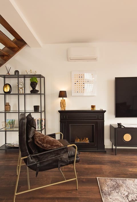 Living room, fireplace