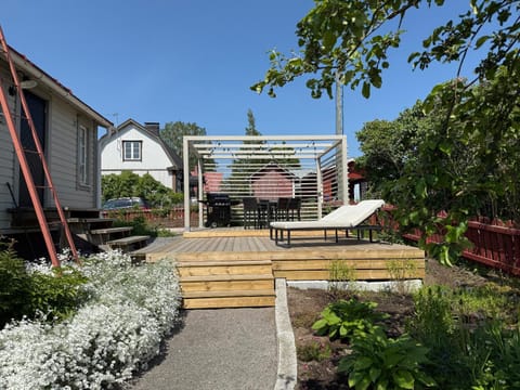 Property building, Patio, Summer, Garden view