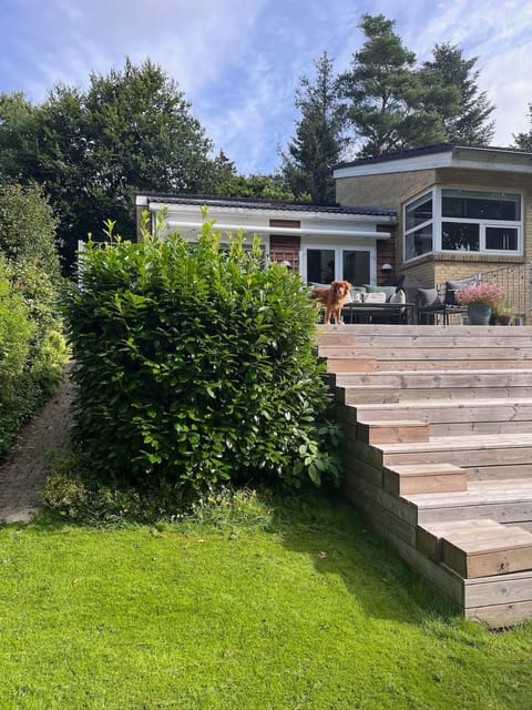 Property building, Natural landscape, Garden, Balcony/Terrace