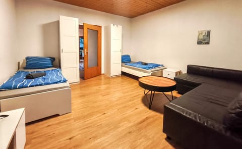 Bed, Photo of the whole room, Seating area