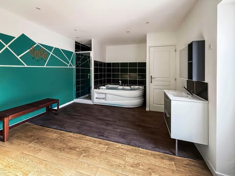 T2 Lumineux N1 avec Jacuzzi Apartment in Hauts-de-France