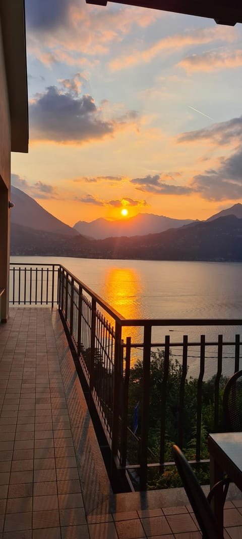 Villa gli Ulivi - Bariloche Lake & Mountain View Villa in Province of Lecco