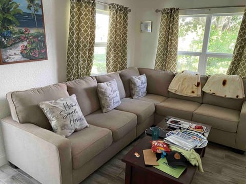 Cheerful 4b 2B with heated pool House in Fort Lauderdale