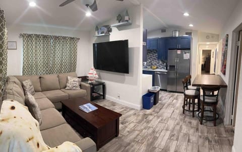 Cheerful 4b 2B with heated pool House in Fort Lauderdale