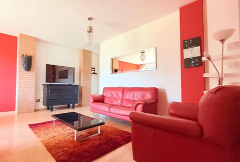 TV and multimedia, Living room, Evening entertainment, Entertainment