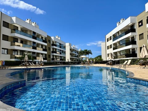 Mountain view, Swimming pool, sunbed