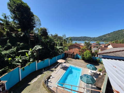 Swimming pool, sunbed