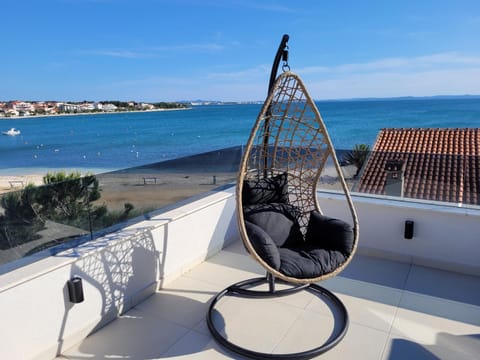 Day, View (from property/room), Balcony/Terrace, Seating area, Sea view