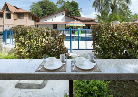 Seating area, Pool view
