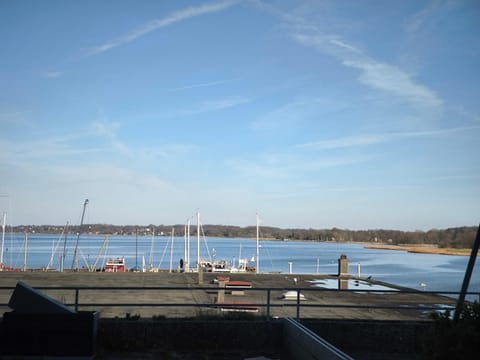 Schleizauber Ferienwohnung mit Wasserblick und einer großzügigen Terrasse Apartment in Schleswig