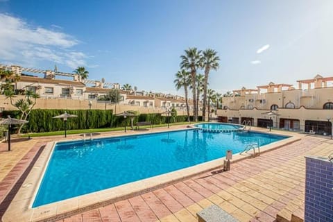 Property building, Day, Pool view, Swimming pool