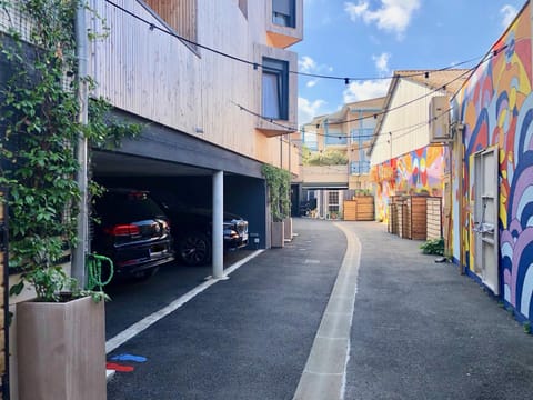 Facade/entrance, Inner courtyard view