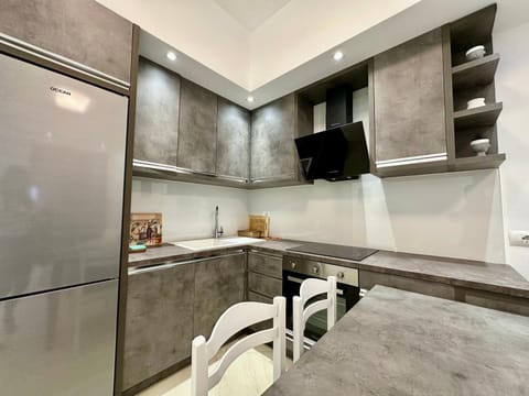 Kitchen or kitchenette, oven