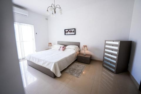 Seaview flat in Mellieha's heart Apartment in Malta