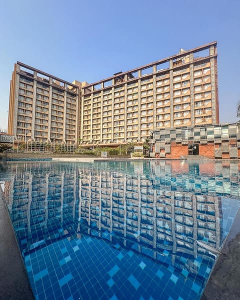 Property building, Pool view