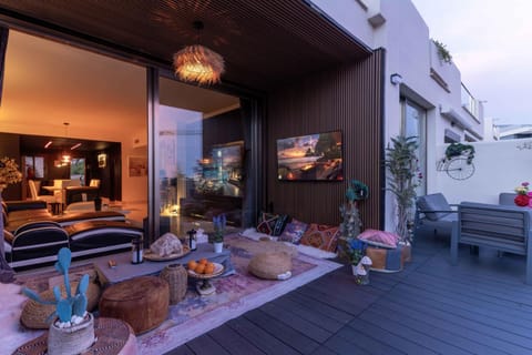 Communal lounge/ TV room, TV and multimedia, View (from property/room), Balcony/Terrace, Balcony/Terrace, Evening entertainment