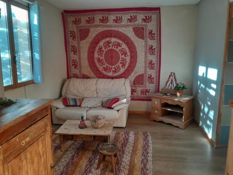 petit gite isolé chez des eleveurs Chalet in Provence-Alpes-Côte d'Azur