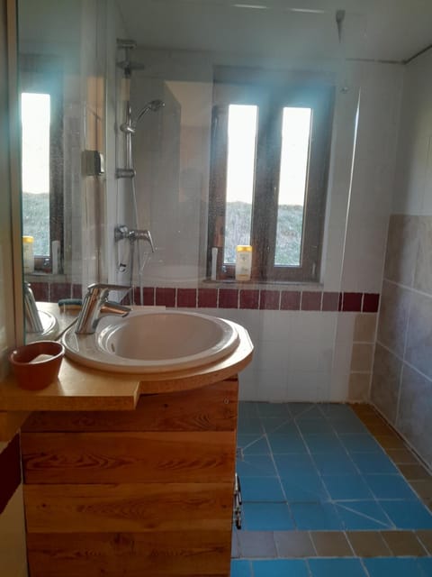 petit gite isolé chez des eleveurs Chalet in Provence-Alpes-Côte d'Azur