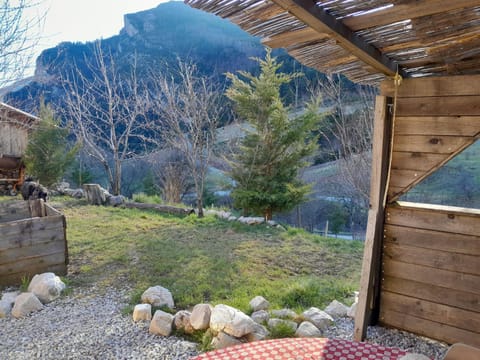 petit gite isolé chez des eleveurs Chalet in Provence-Alpes-Côte d'Azur
