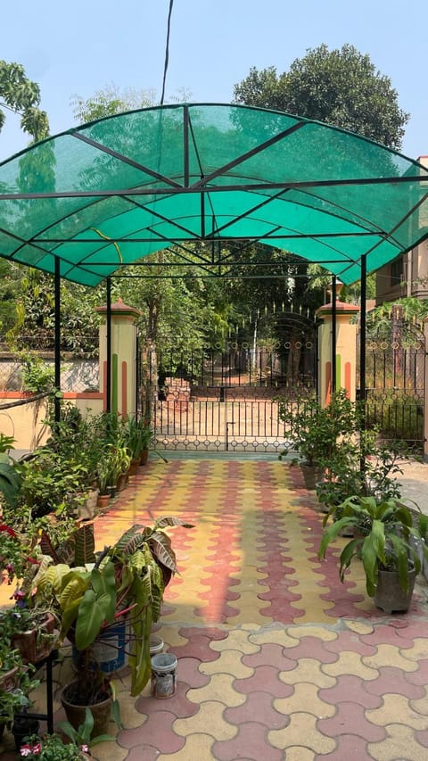 Day, Garden, Garden view, Parking